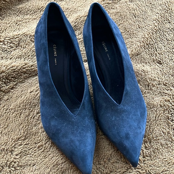 Céline - Picture 1 of 5
